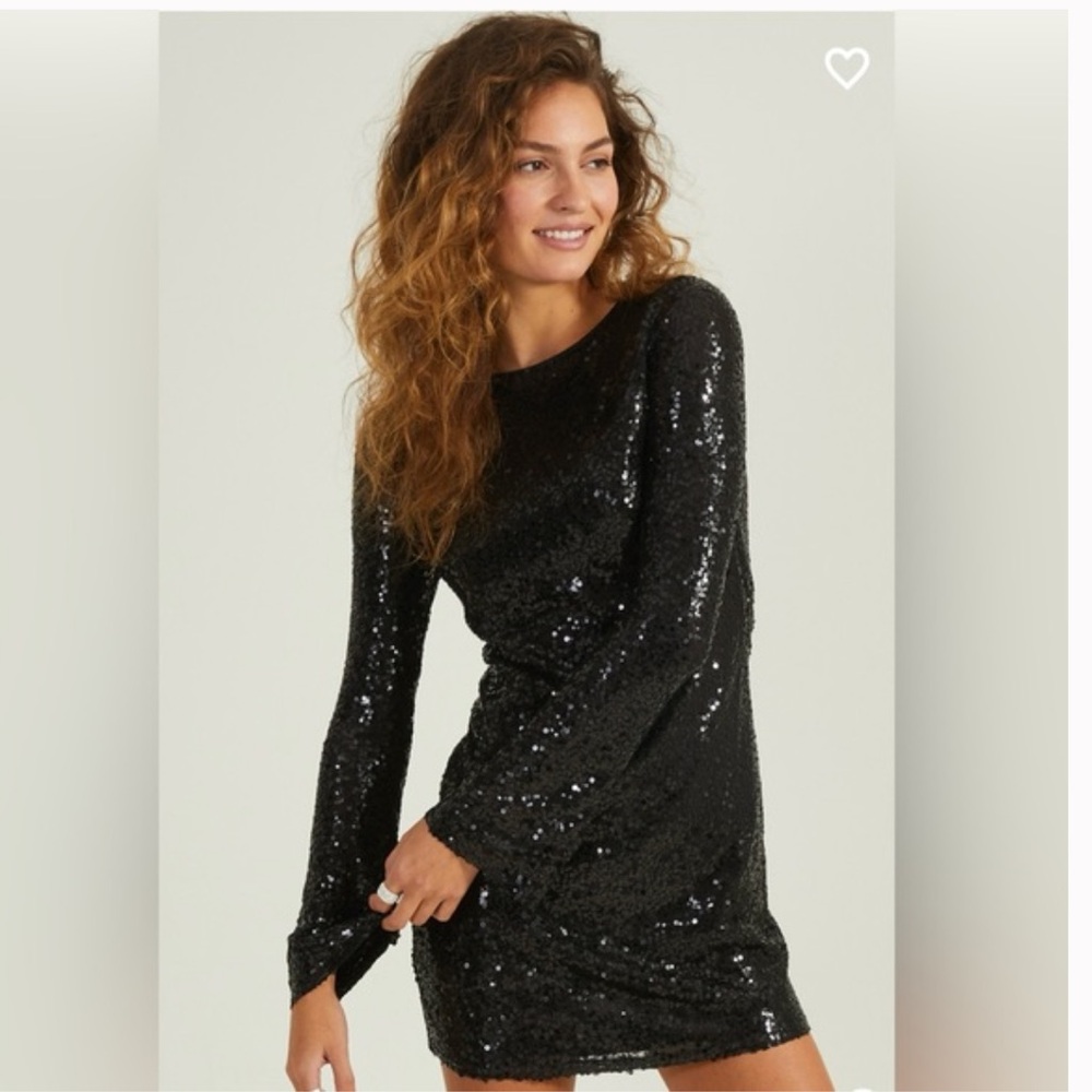 Altard state ember long sleeve sequin dress in black